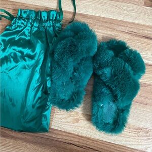 Apparis Green Fuzzy Slippers